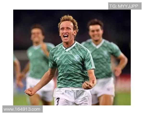 昔日德国足球巨星风采回顾与绿茵赛场辉煌历程