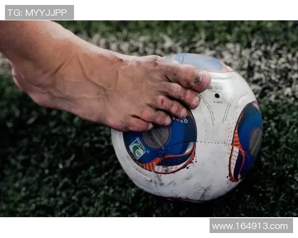 足球界曾有流血瞬间的球星 盘点那些伤痕累累的传奇时刻